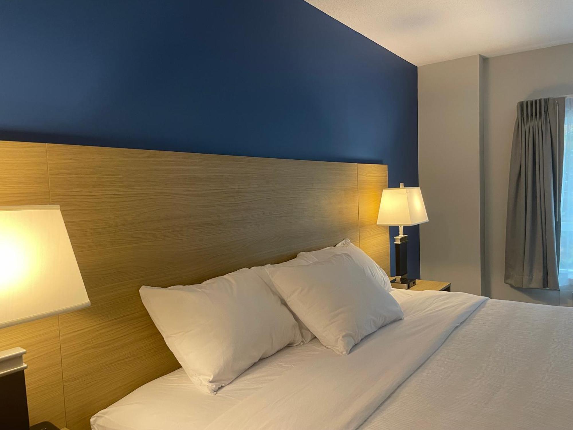 Baymont By Wyndham Gold River Esterno foto