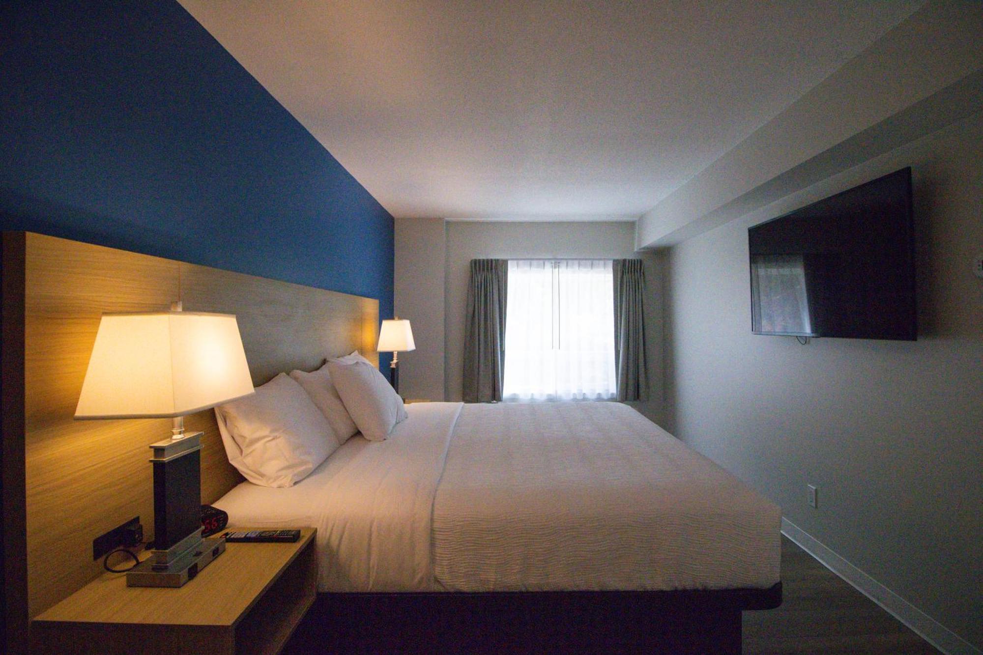 Baymont By Wyndham Gold River Esterno foto