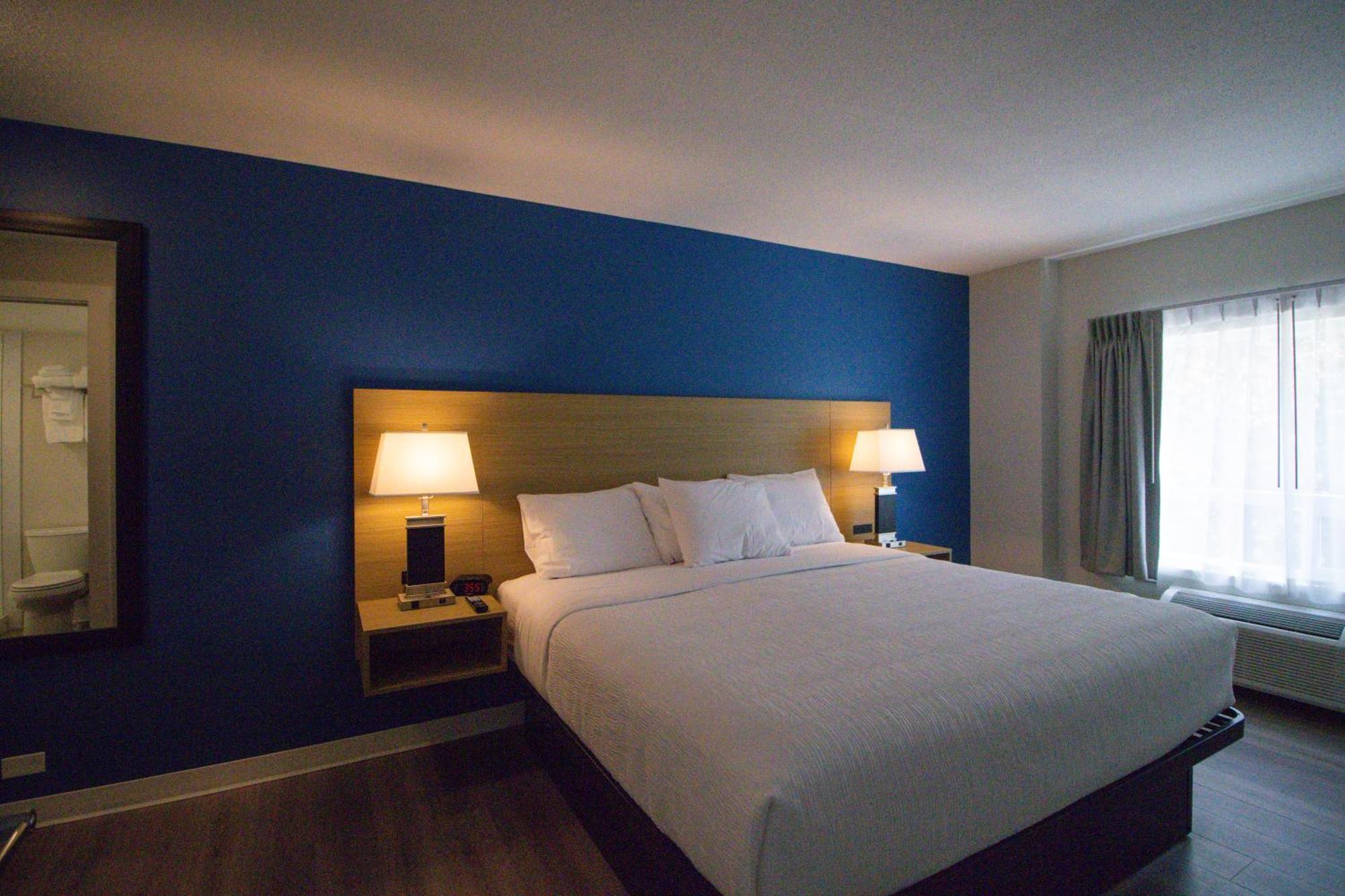 Baymont By Wyndham Gold River Esterno foto