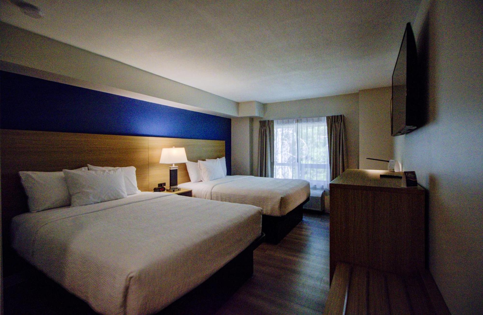 Baymont By Wyndham Gold River Esterno foto